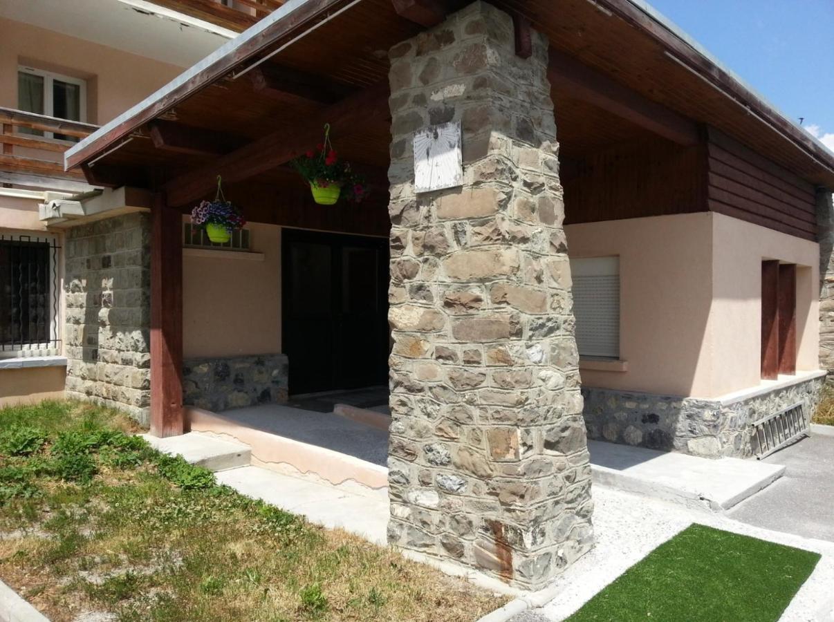 Vars, Appart Spacieux Renove 4 Couchages Dans Chalet فارْ المظهر الخارجي الصورة
