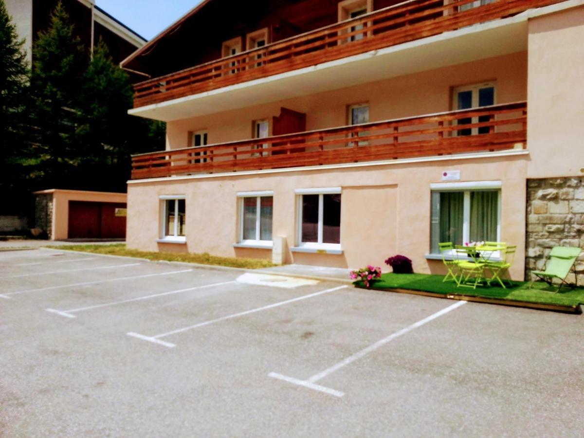 Vars, Appart Spacieux Renove 4 Couchages Dans Chalet فارْ المظهر الخارجي الصورة