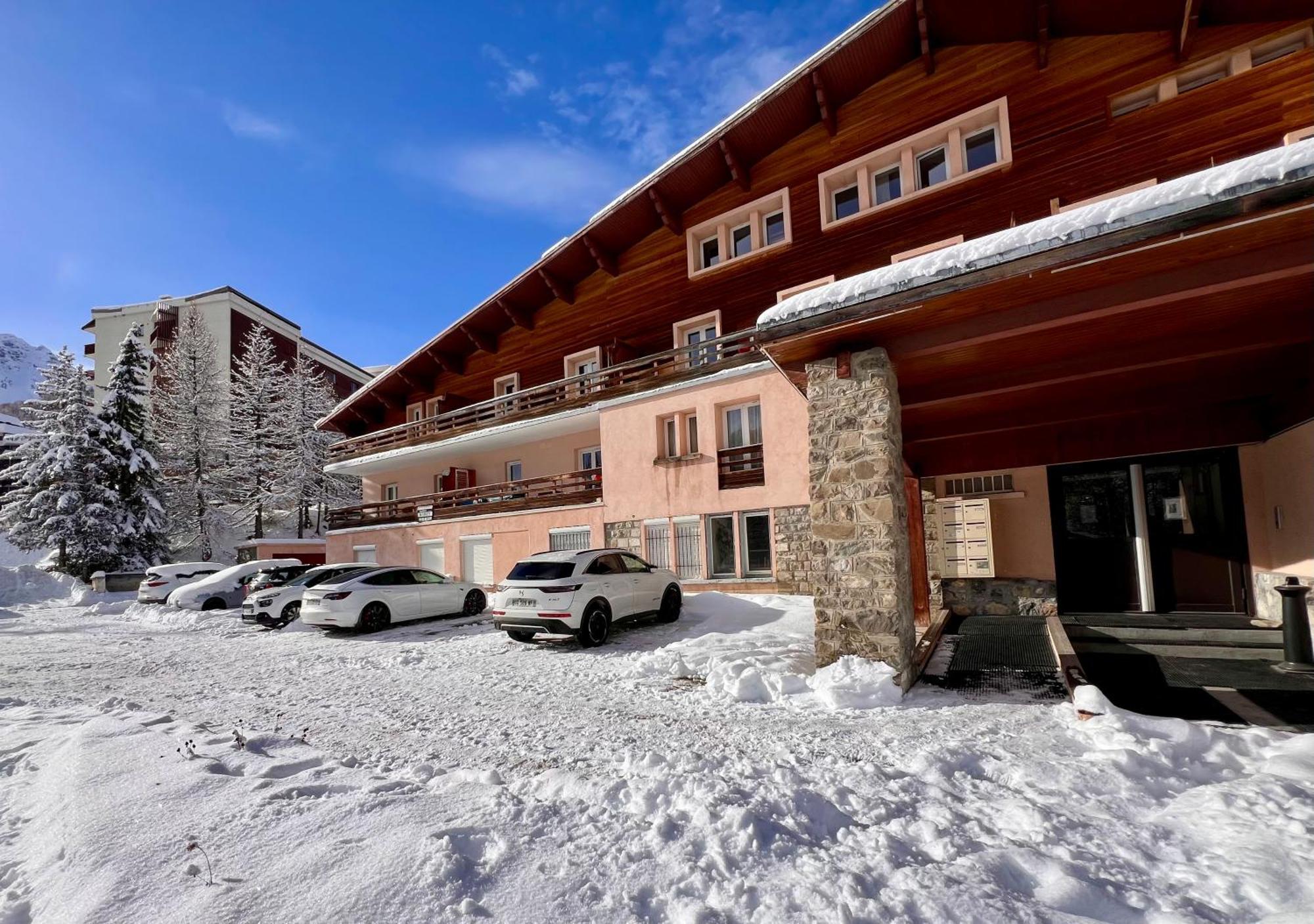 Vars, Appart Spacieux Renove 4 Couchages Dans Chalet فارْ المظهر الخارجي الصورة