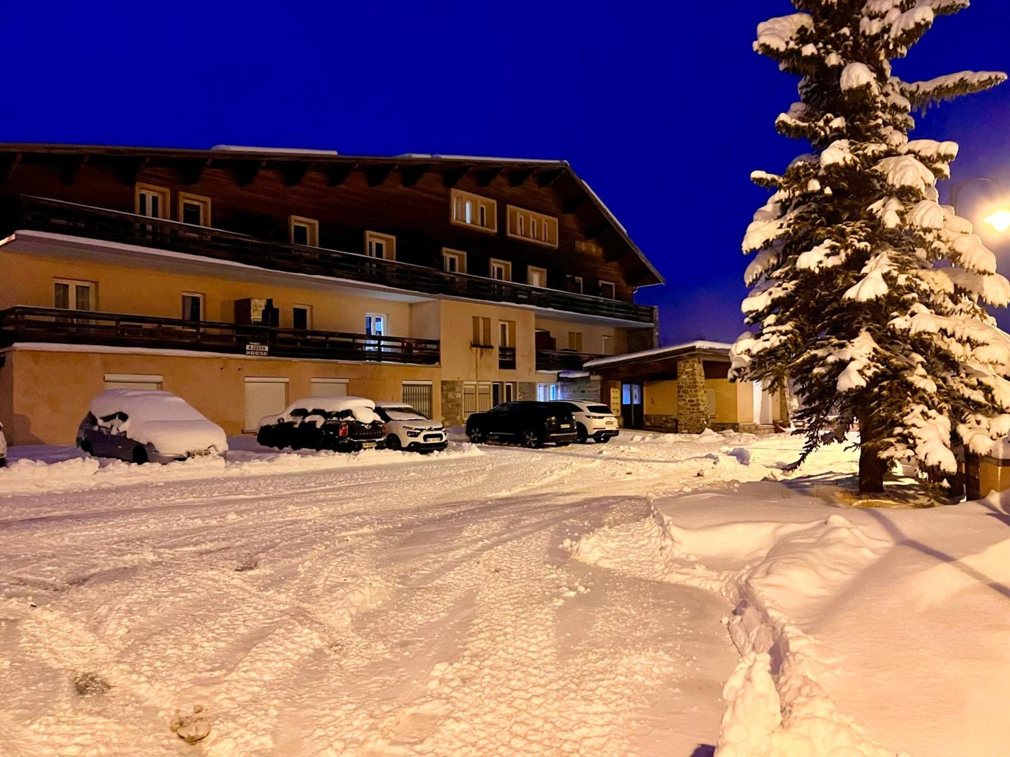Vars, Appart Spacieux Renove 4 Couchages Dans Chalet فارْ المظهر الخارجي الصورة